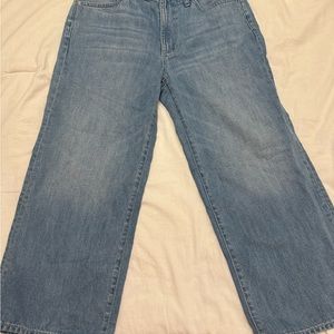 Brand new high rise cropped jeans